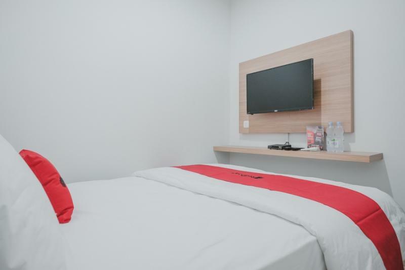 Hotel Reddoorz Near Taman Palem Yakarta Exterior foto