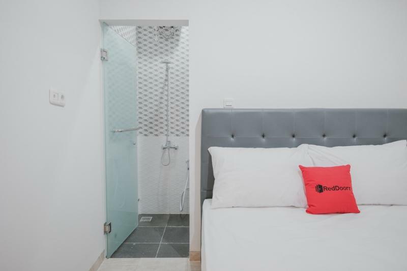 Hotel Reddoorz Near Taman Palem Yakarta Exterior foto